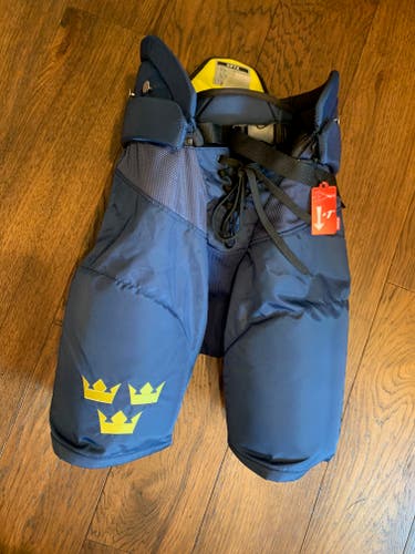 Senior Medium CCM HPTK Hockey Pants Pro Stock (New).....................