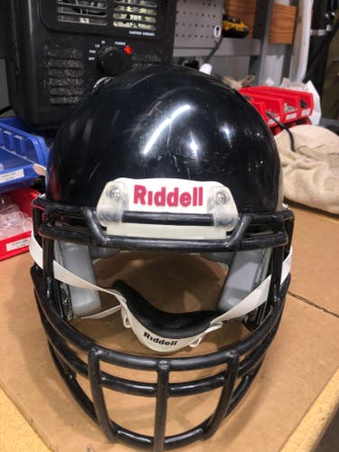 USED RIDDELL YOUTH SPEED CLASSIC FOOTBALL HELMET - XL - BLACK