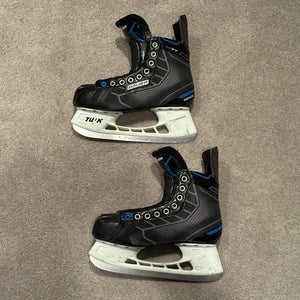 2016 Bauer Nexus N77 Hockey Skates Regular Width 6 (Used)