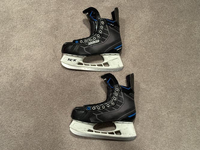 2016 Bauer Nexus N77 Hockey Skates Regular Width 6 (Used)