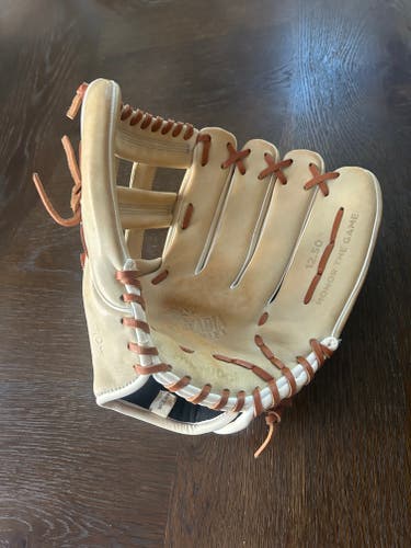2025 Marucci RH Arcadia Softball Glove 12.5" (Used)