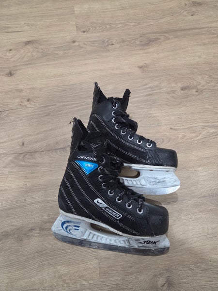 Bauer Supreme Select Hockey Skates Size 1 (Used)