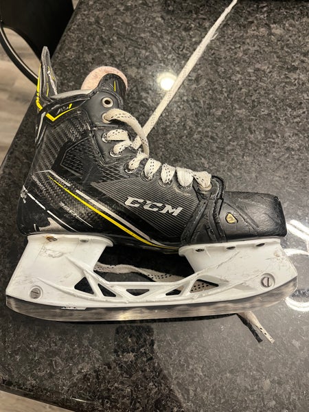 CCM Super Tacks AS1 Hockey Skates Regular Width Size 4.5 (Used)