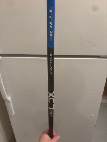 Senior True XC7 ACF Right Handed Hockey Stick P88 75 Flex (Used)