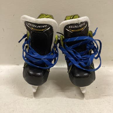 Used Bauer M4 SUPREME Youth Hockey Skate Youth 08.0 11725-S000494135