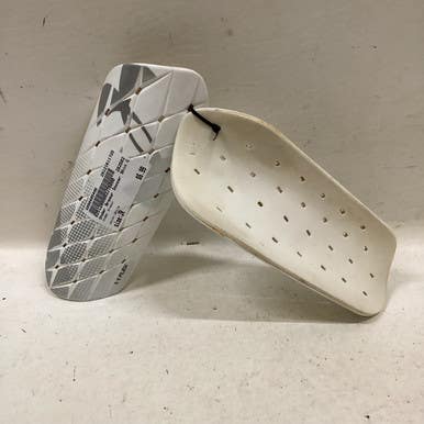 Used Under Armour Soccer Shin Guards Adult White Junior 11725-S000495496