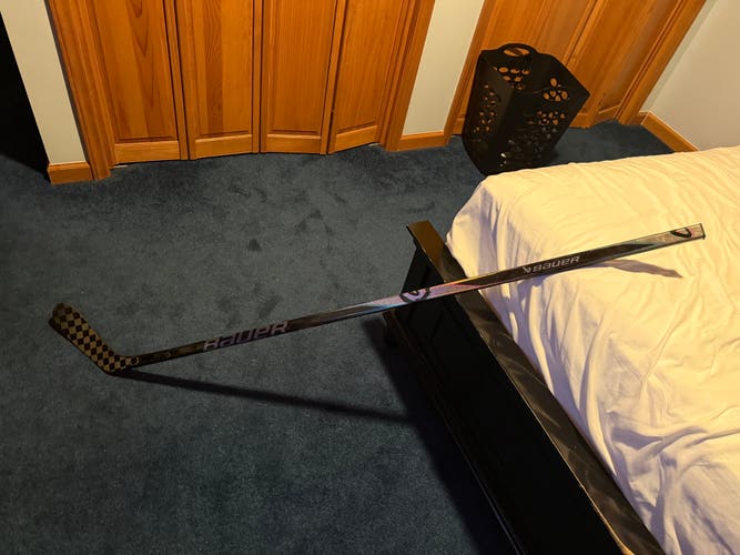 Senior Bauer Proto2 Right Handed Hockey Stick P28 70 Flex (Used)