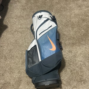 Unisex Nike Bag (Used)