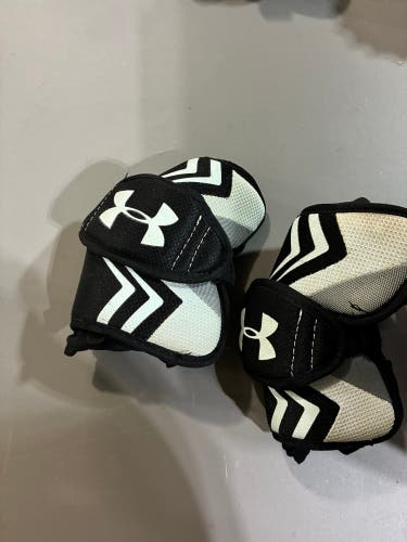 Small Youth Under Armour Arm Pads (Used)
