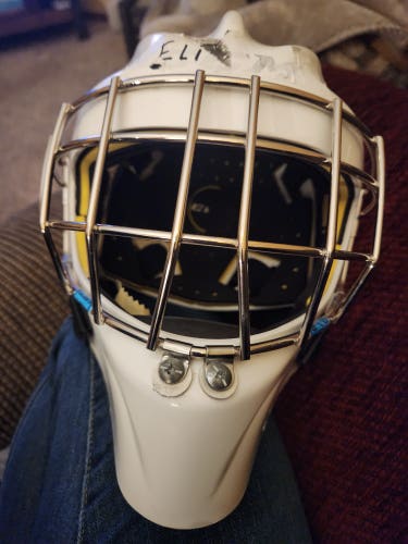 Youth 2019 CCM Axis 1.5 Goalie Mask (Used)