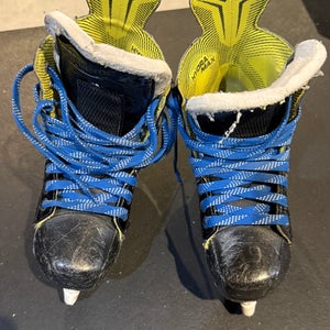 Bauer Ignite Hockey Skates Regular Width Size 4 (Used)
