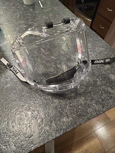 Small Bauer Concept 3 Full Shield Shield (Used)