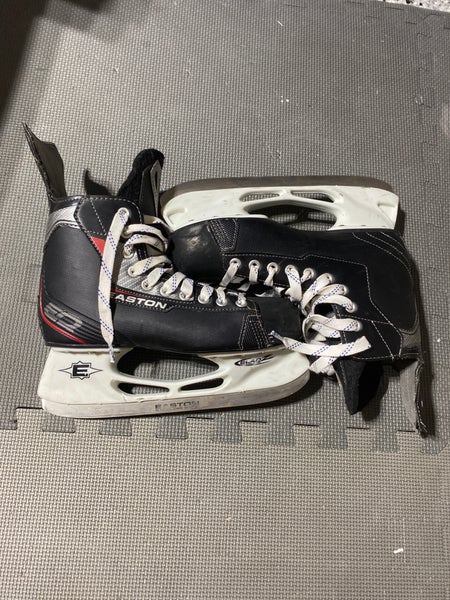 2011 Easton Synergy EQ Hockey Skates Regular Width 7 (Used)