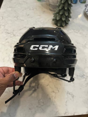 CCM Tacks 720 Helmet - Senior Medium (Used)