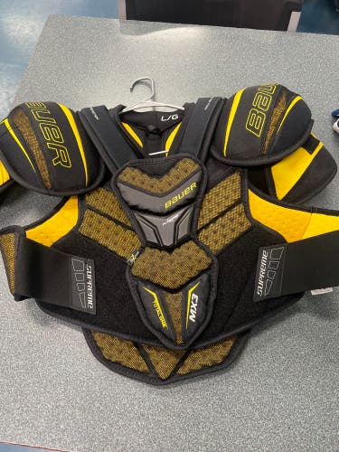 Large Senior Bauer Supreme TotalOne MX3 Shoulder Pads (New With Tags)