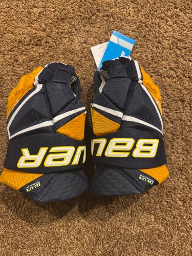 Bauer Vapor Hyperlite Gloves 13" (New)