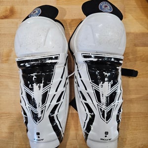 Youth CCM 10" Shin Pads (Used)