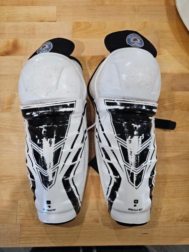 Youth CCM 10" Shin Pads (Used)
