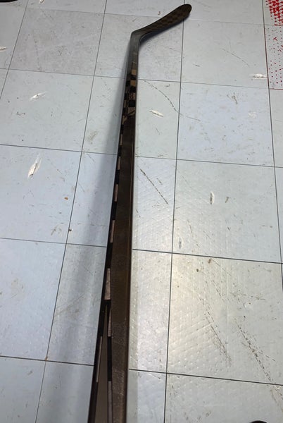 Lightly Used Pro Stock Bauer Supreme Ultrasonic P28 70 Flex RH