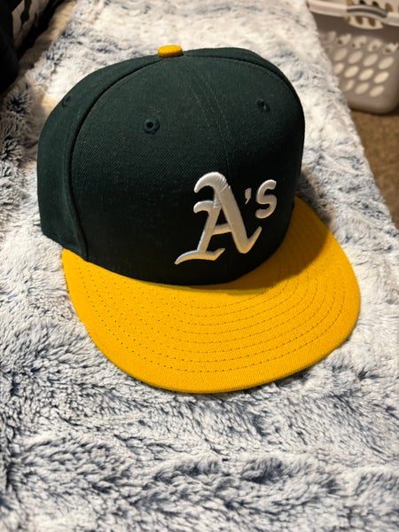 Green Men's 7 1/4 New Era Hat (New)