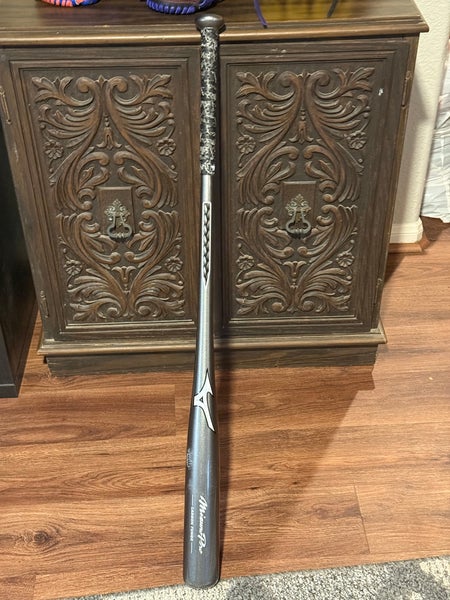 Mizuno CRBN Pro Composite Fungo Bat 36" (Used)