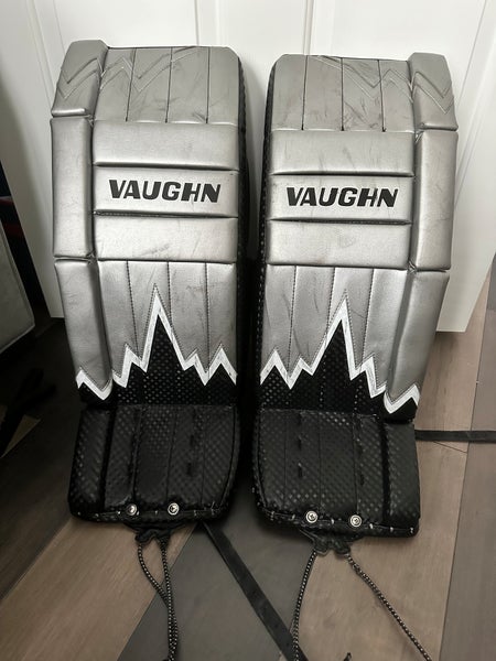 28+2" Vaughn V10 Goalie Leg Pads (Used)