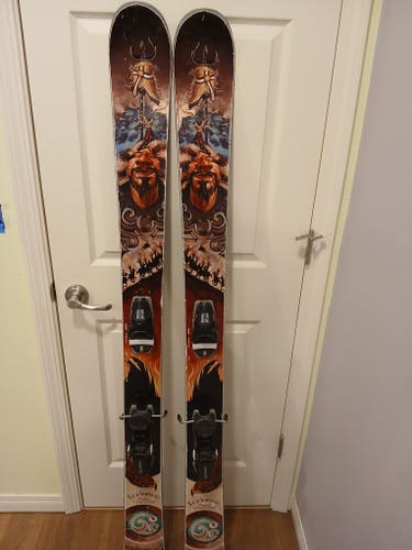 2009 Powder 168 cm Icelantic Nomad Skis With Bindings Max Din 12 (Used)
