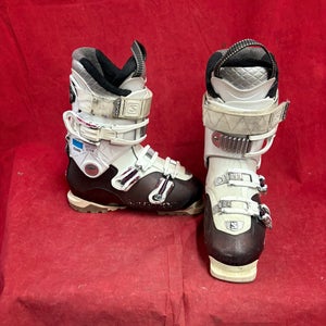Ski boots: Mondo 24 & 24.5 Women's Salomon Ski Boots (Used)