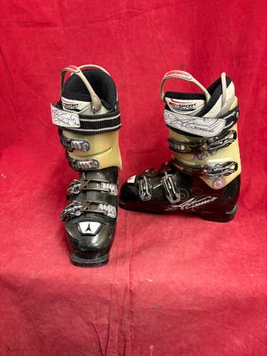 Ski Boots: Mondo 24 & 24.5 Atomic Ski Boots (Used)