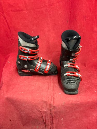 Ski boots: Mondo 23 & 23.5 Nordica Ski Boots (Used)