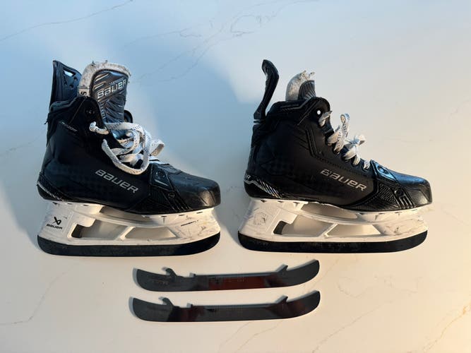 2024 Bauer Supreme Shadow Hockey Skates Regular Width Size 5 (Used)