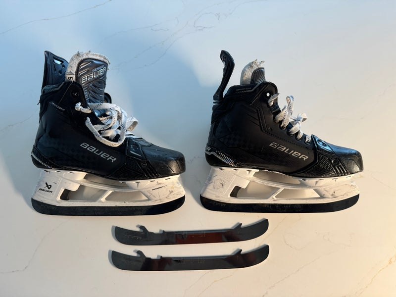 2024 Bauer Supreme Shadow Hockey Skates Regular Width Size 5 (Used)