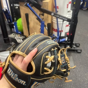 Used Wilson A2000 BB/SB Glove RH Throw Black 11 1/2" 11337-S000476714