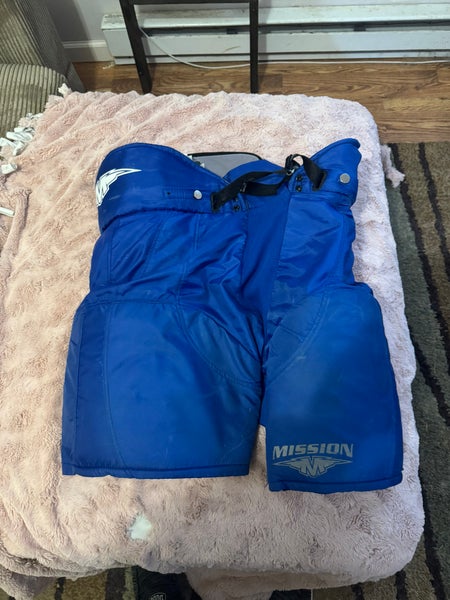 Men's Senior XL Mission M-2 Hockey Pants (Used)