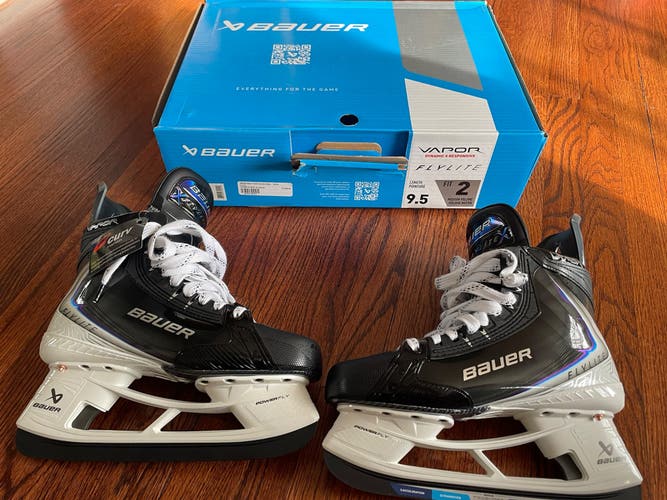 2025 Bauer Vapor Flylite Hockey Skates Regular Width 9.5 (New).  2 sets of blades included.