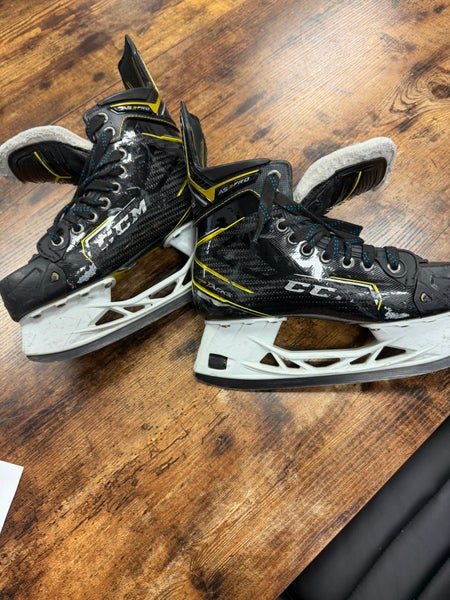 2020 CCM Super Tacks AS3 Hockey Skates Size 5 (Used)