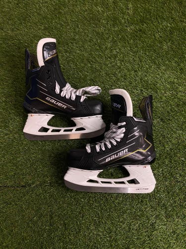 Intermediate Bauer Supreme M40 Hockey Skates 6.5 (New)