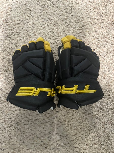 True Catalyst 9X Gloves 13" Pro Stock (Used)