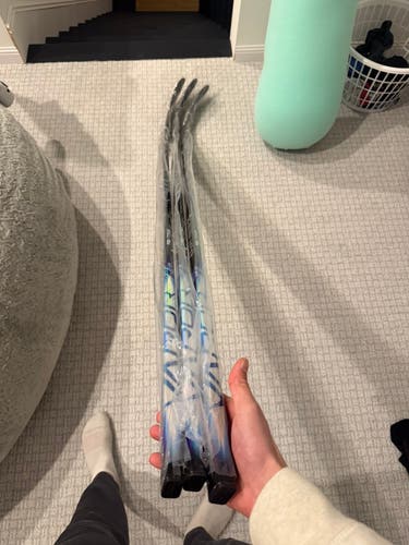 Senior Bauer Vapor FlyLite Left Hand Hockey Stick P28 77 Flex (New)