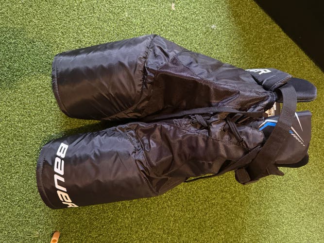Intermediate Large Bauer Hockey Pants (Used)