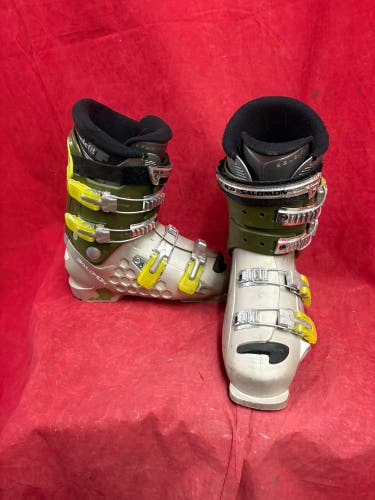 Ski Boots: Mondo 25 & 25.5 Men's Salomon Ski Boots (Used)