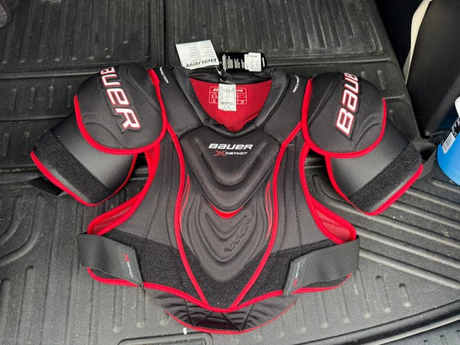 Men's Large Senior Bauer Vapor Instinct Shoulder Pads (New with tag)