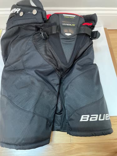 Intermediate Medium Bauer Vapor Hyperlite Hockey Pants (Used)