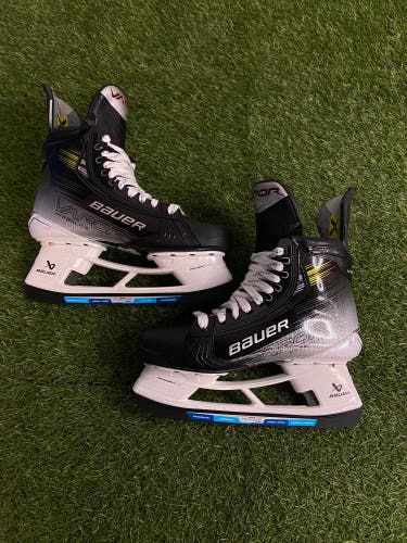 Senior Bauer Vapor Hyperlite 2 Hockey Skates 11.5 (New)