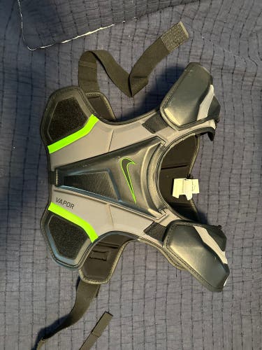 Large Adult Nike Vapor Shoulder Pads (Used)