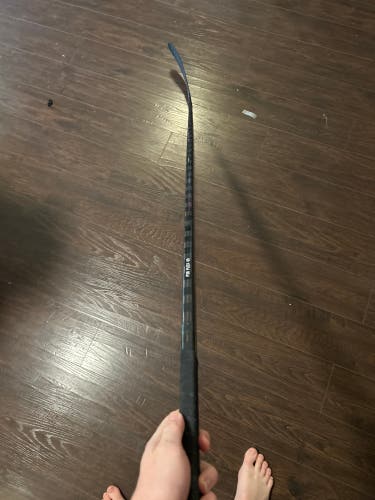 Intermediate Extra Lite Right Handed Hockey Stick P28 65 Flex Pro Stock (Used)