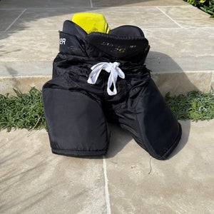 Youth Medium Bauer Supreme 2S Pro Hockey Pants (Used)