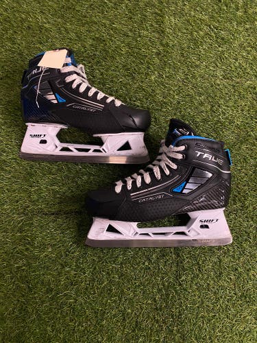 Senior True Catalyst 7X4 Hockey Goalie Skates Regular Width 7.5 (Used)
