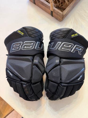 Bauer Vapor Hyperlite Gloves 14" (Used)