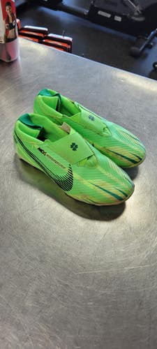 Used Nike Soccer Cleats Green Junior 03.5 11497-C000154460